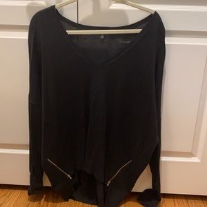 Express sweater with zipper design